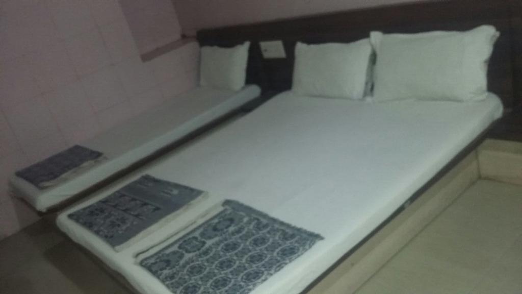 Hotel Vaibhav Dwārka エクステリア 写真